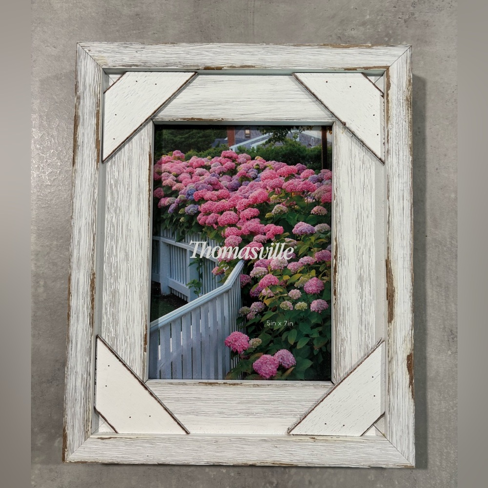 Thomasville White Wood frame 5”x7” NWOT